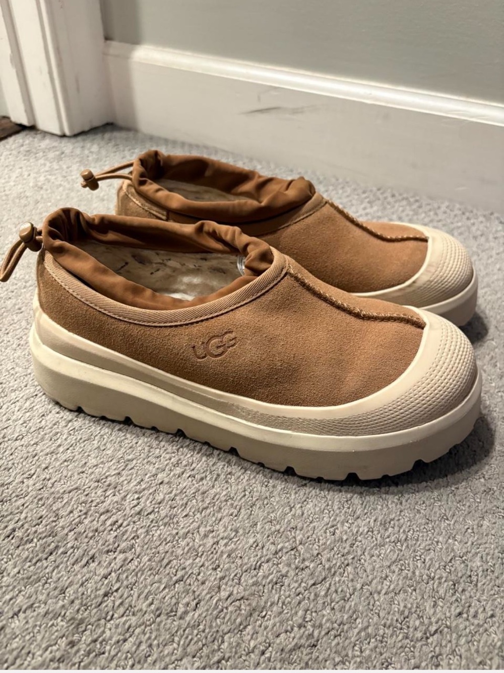 UGG Tasman Weather Hybrid Slip-On Sneakers Men’s size 8 Women’s 9